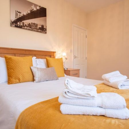Cowley Spacious Flat With Parking, Oxford Kültér fotó