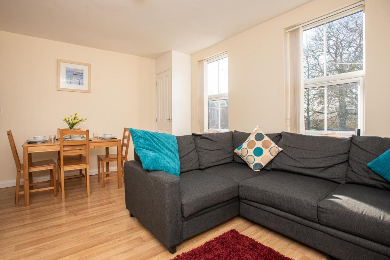 Cowley Spacious Flat With Parking, Oxford Kültér fotó